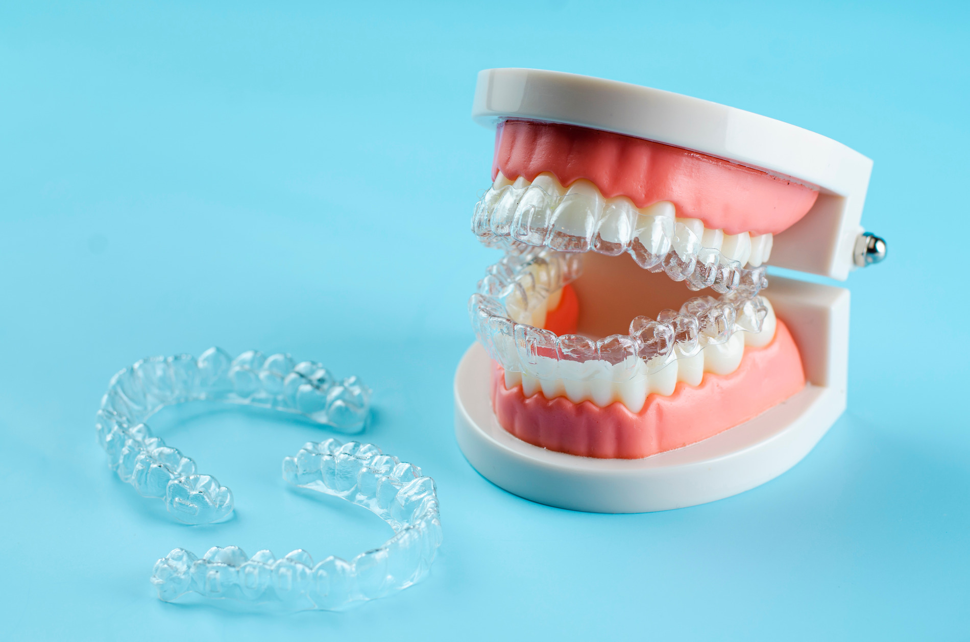 Modern Orthodontics display invisalign